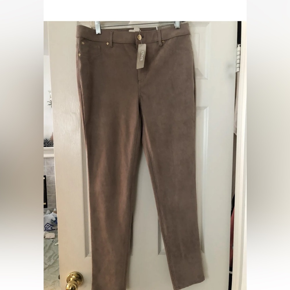 Chico's The Ultimate Fit Faux Suede Slim Pants Size 0.5 Taos Taupe. NWT Retired